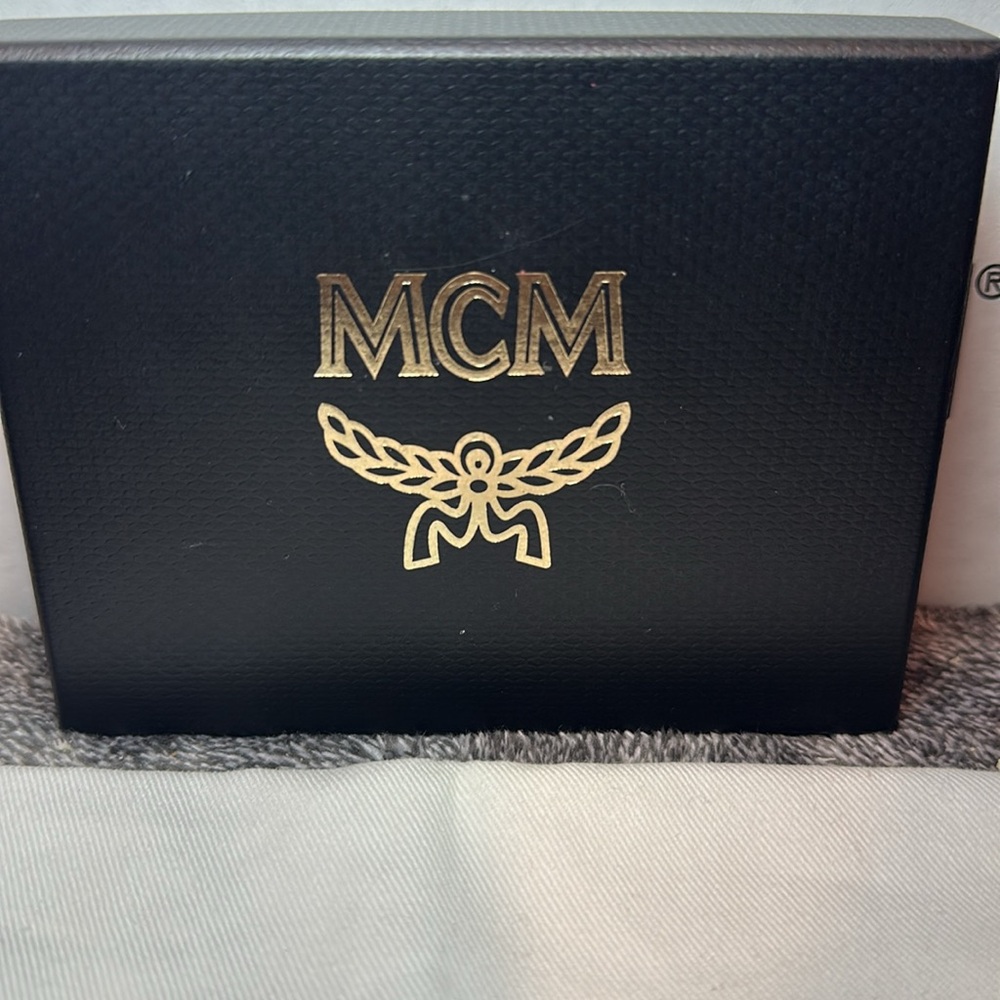 MCM cardholder - Picture 3 of 5